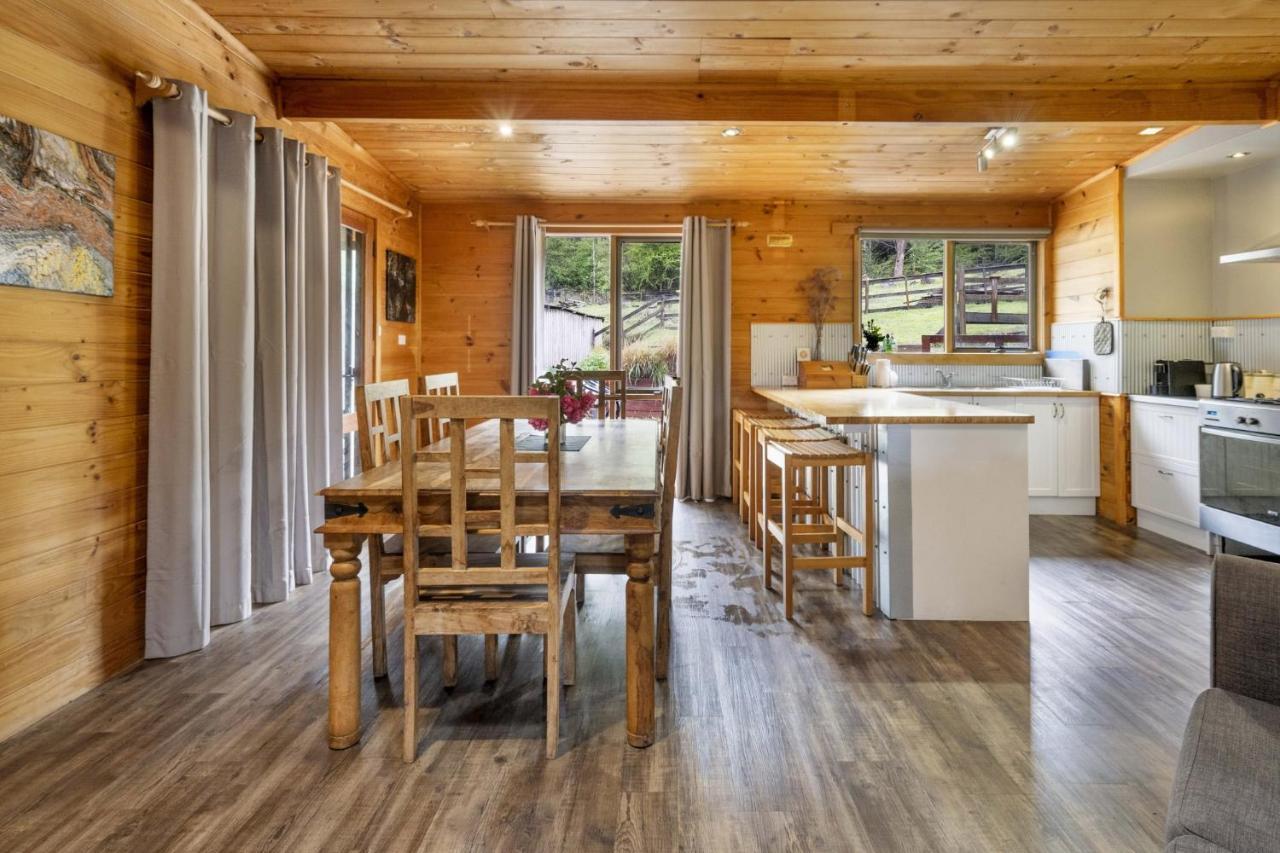 Mole Creek Cabins Екстер'єр фото